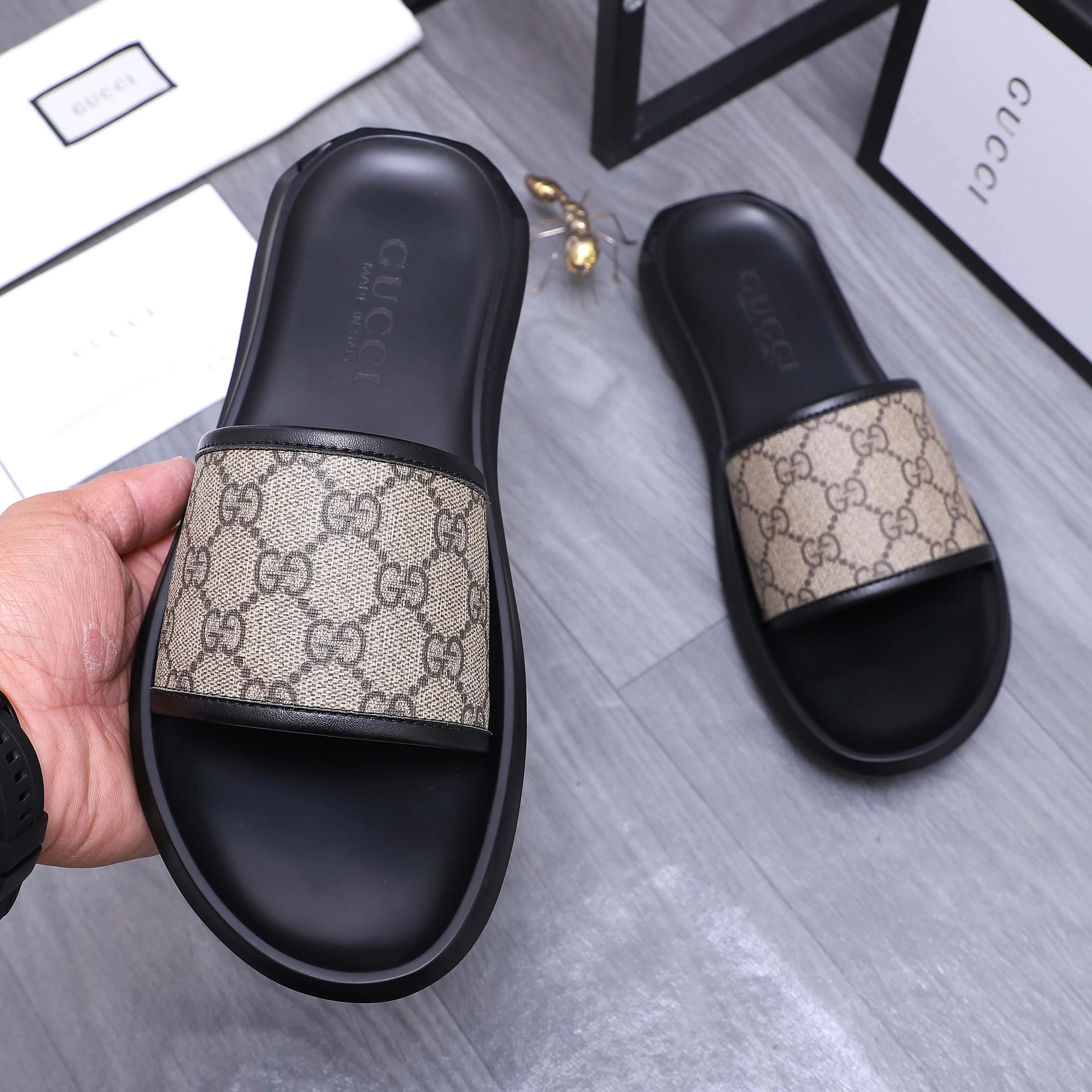 Men's shoes 💰280 Product trademark: GUCCI "Gucci" slippers Regular size: 38-44 (45.46 custom-made, non-returnable) Product materials: Selected cowhide printed upper, instep imitation leather lining, original outsole